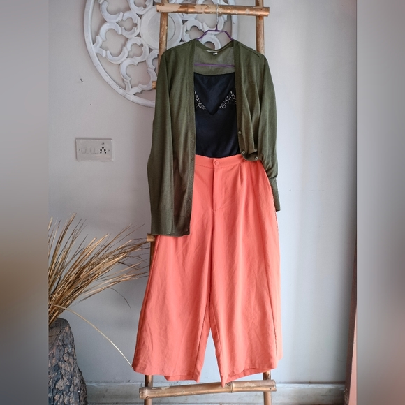 🔴 Deep Grey Strappy Lace Top - Picture 3 of 13